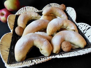 cornuri fragede cu mere