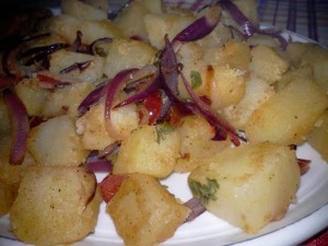 salata de cartofi calda