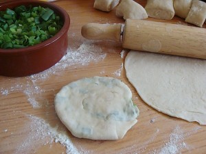 Placinta chinezeasca cu ceapa verde9