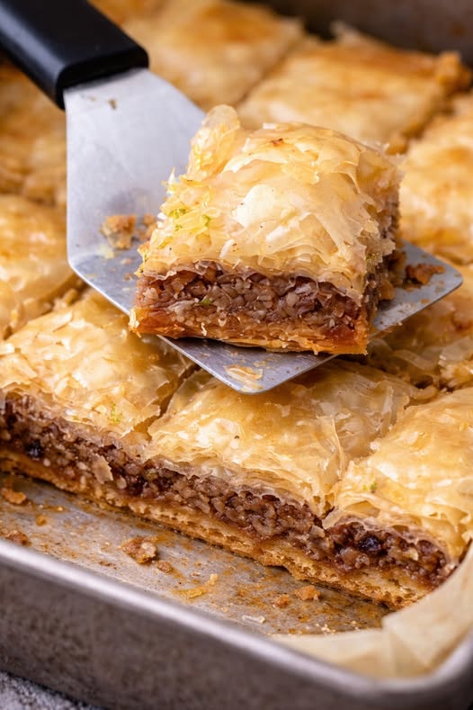 baclava cu nuca si cardamom