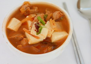 Supa de kimchi cu porc si tofu4