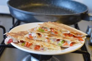quesadilla-cu-pui-si-legume10