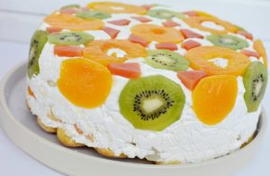Tort Diplomat cu piersici si fructe tropicale