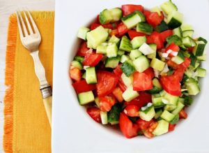 salata cu legume si menta