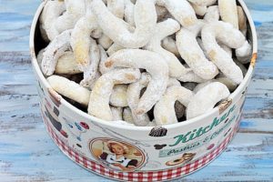 Cornulete fragede cu migdale