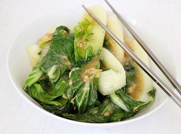 Bok choy cu ghimbir si usturoi