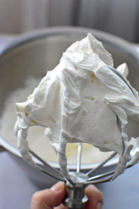 Crema cu mascarpone si frisca