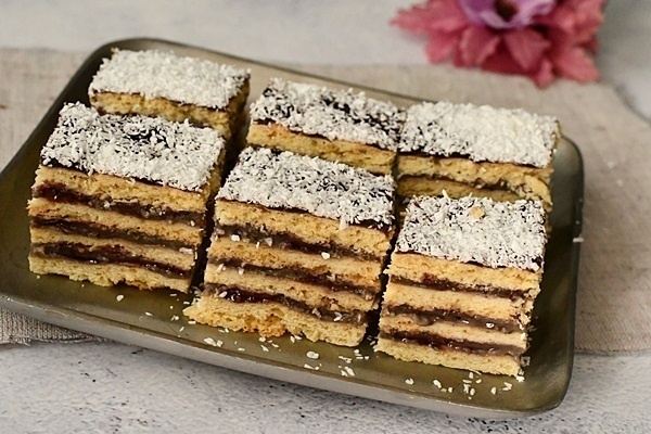 Prajitura cu crema de afine si lamaie