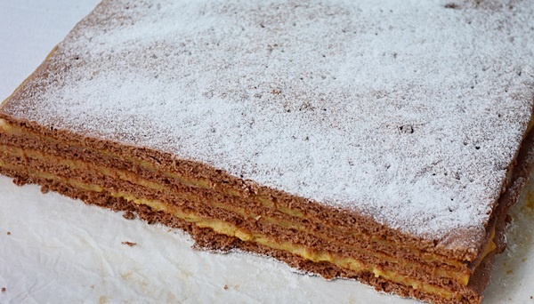 Prajitura cu foi si crema caramel