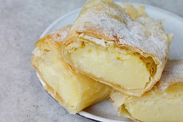 placinta greceasca bougatsa