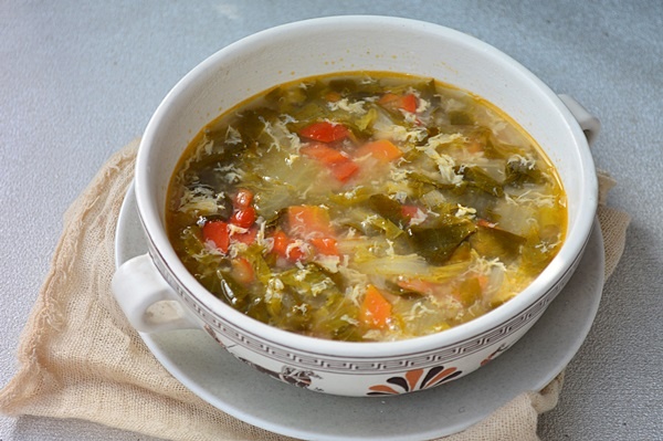 ciorba de salata verde cu legume