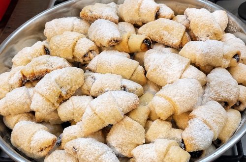 cornulete fragede cu magiun si nuca